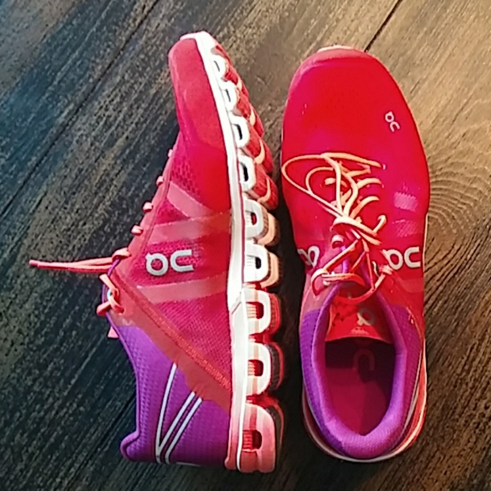 ON Cloudflow Running Shoes -